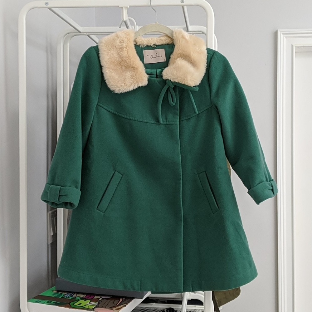 Winter coat cute with faux fur collar